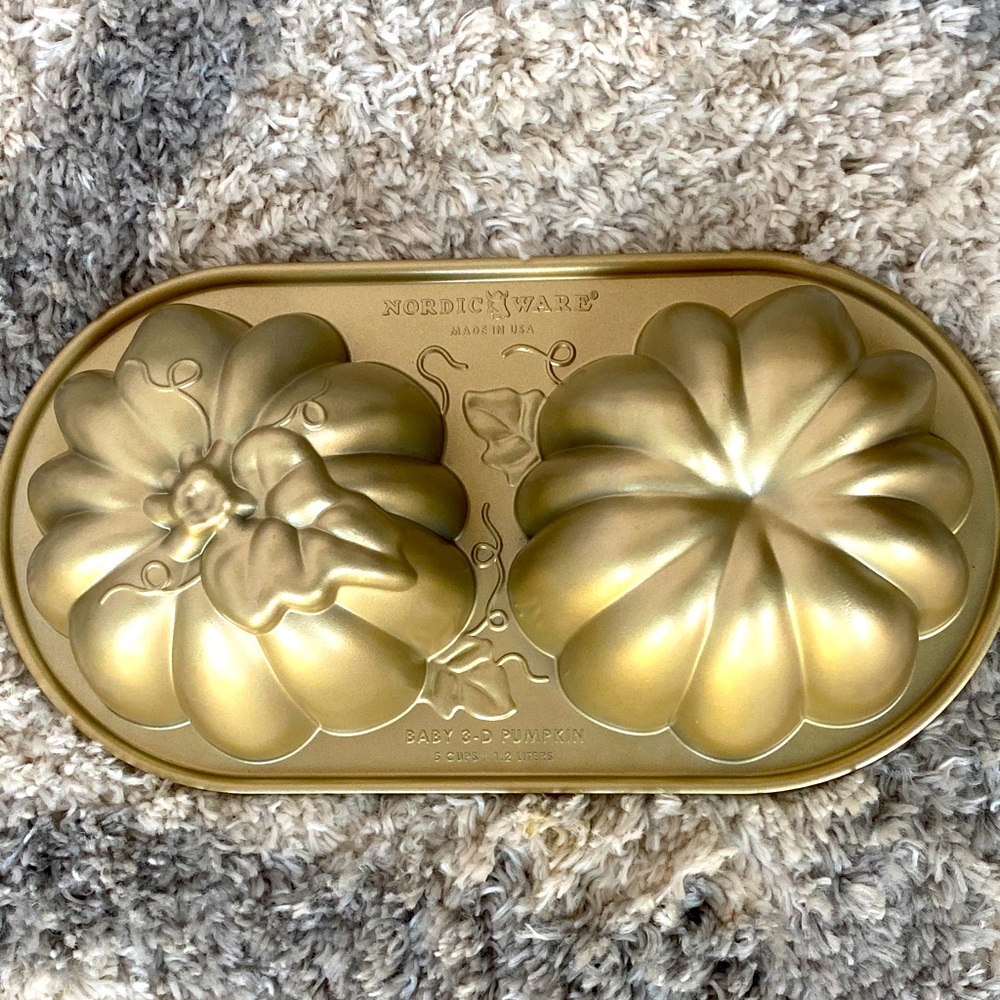 Nordic Ware Metallic Metal Baby 3-D Pumpkin Baking Pan
